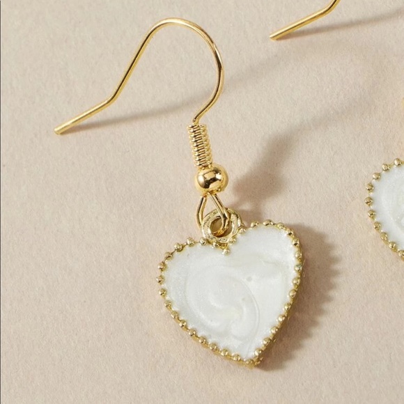3/$30 💛 Heart Earrings - Picture 3 of 3